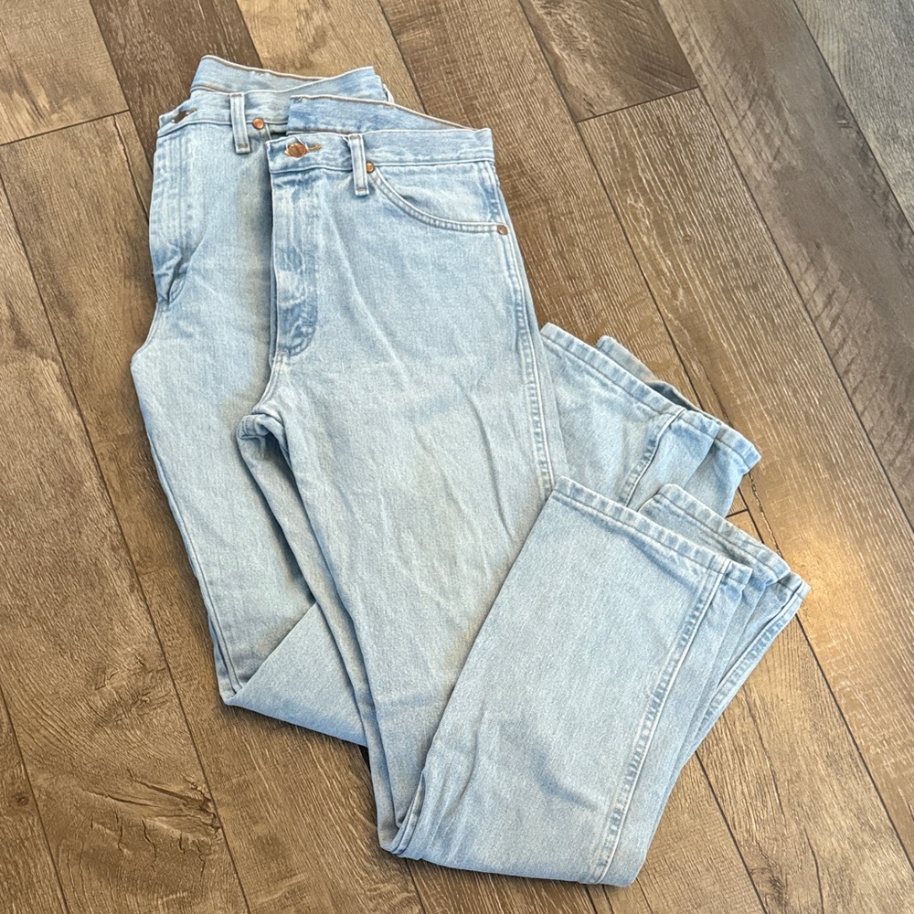 2 pairs men’s wranglers jeans